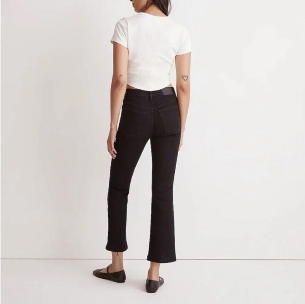 NWOT Madewell Mid-Rise Kick Out Jean - Picture 2 of 10